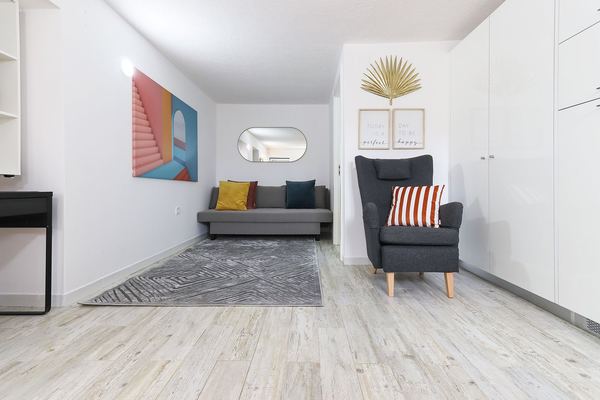 Studio Bedroom — photo 11