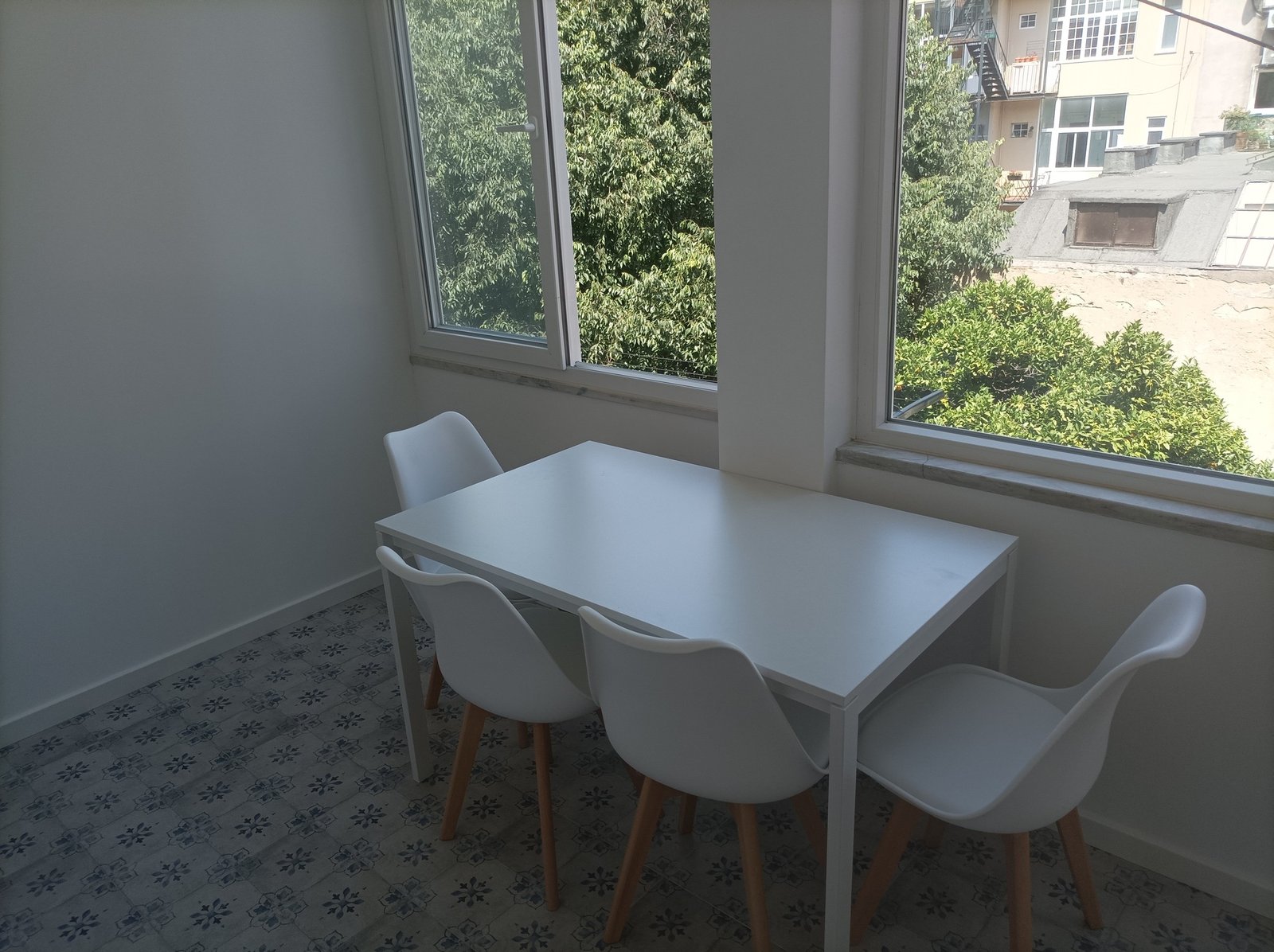 Bright & Comfortable Double Room 1 in a 6-bedroom Shared Apartment — photo 11