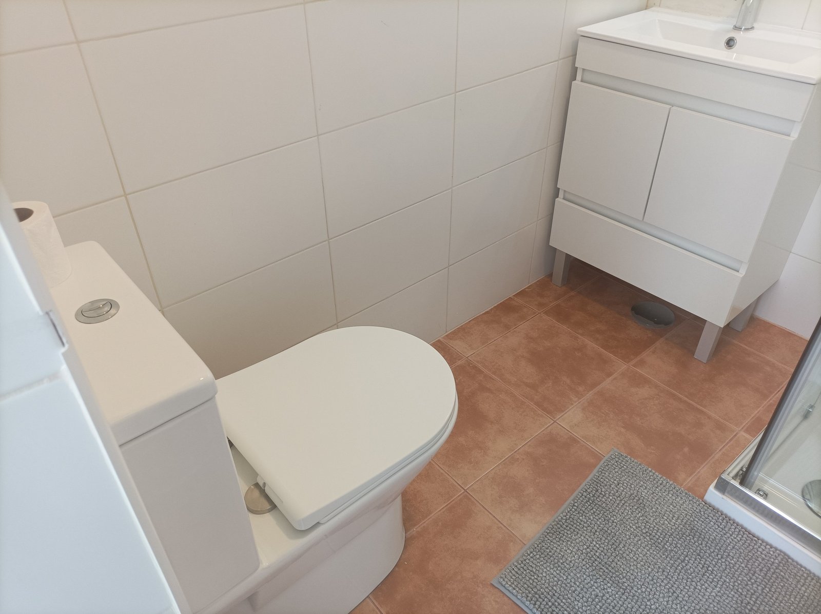 Bright & Comfortable Double Room 1 in a 6-bedroom Shared Apartment — photo 15