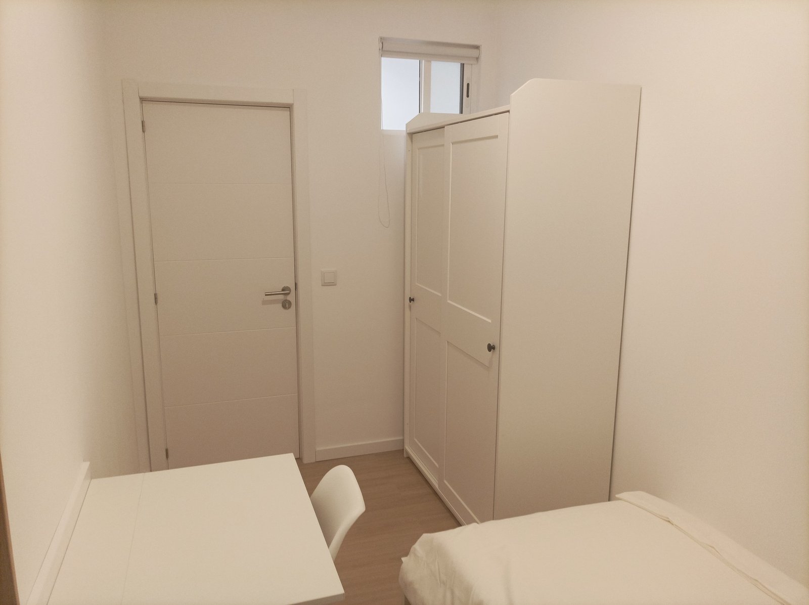 Bright & Comfortable Double Room 1 in a 6-bedroom Shared Apartment — photo 26