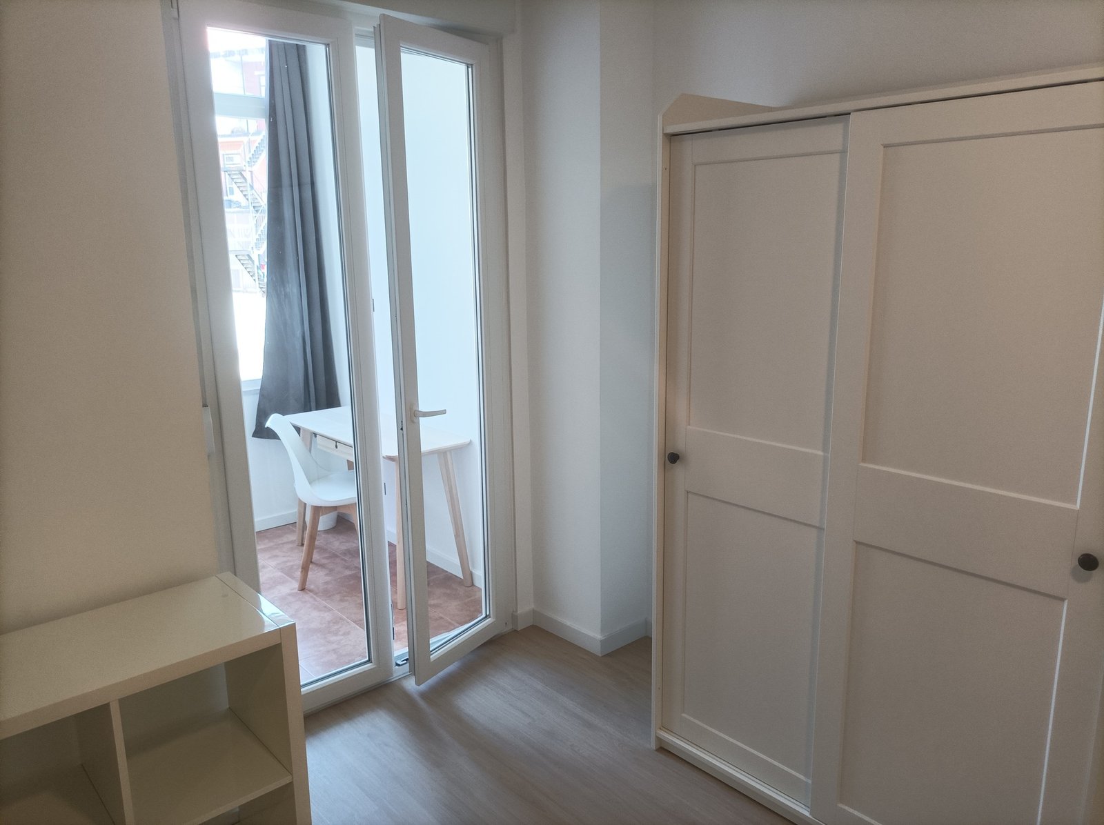 Bright & Comfortable Double Room 1 in a 6-bedroom Shared Apartment — photo 42