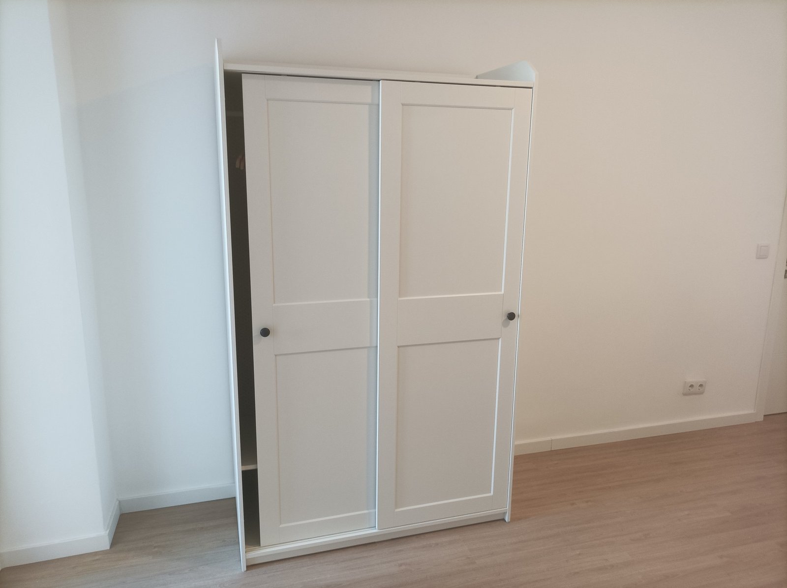 Bright & Comfortable Double Room 1 in a 6-bedroom Shared Apartment — photo 43