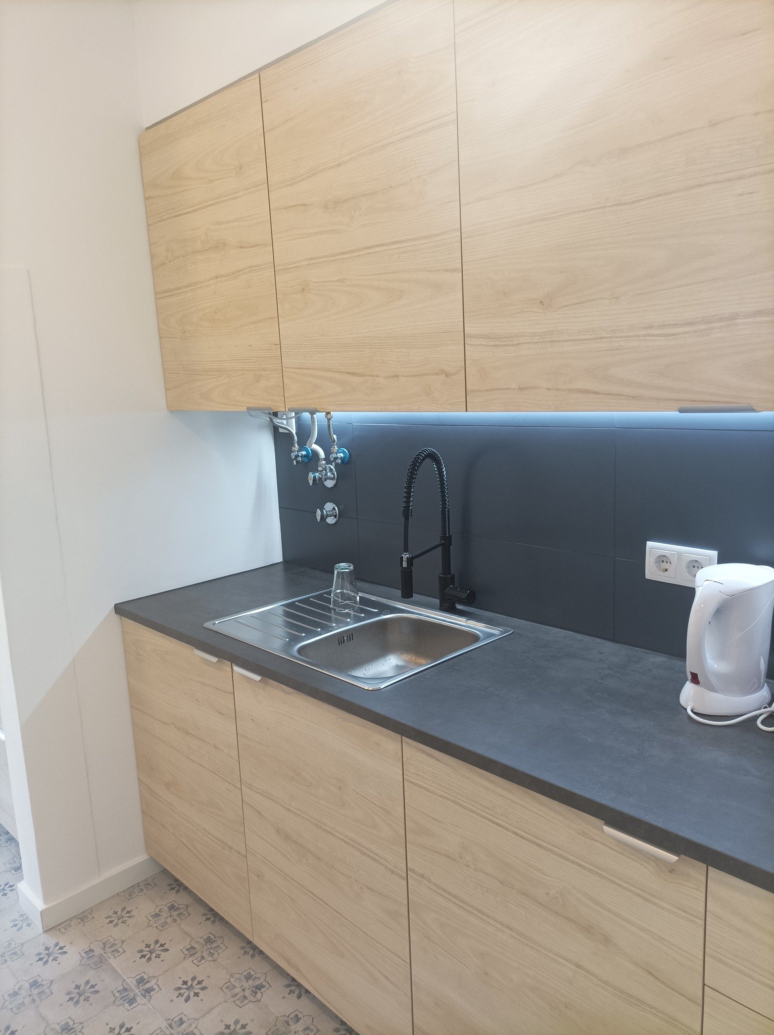 Bright & Comfortable Double Room 1 in a 6-bedroom Shared Apartment — photo 6