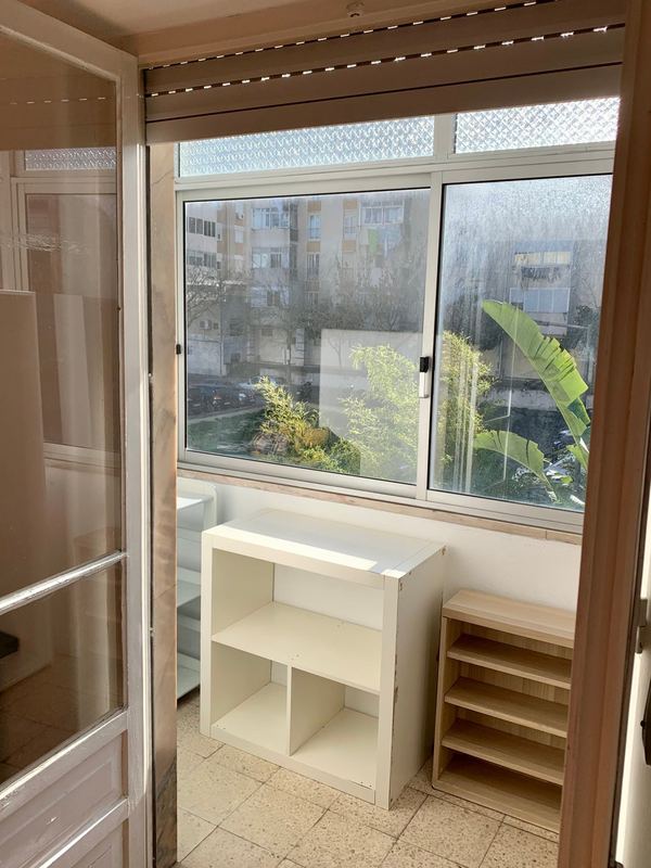 Stylish Double Room 3 with Desk & Balcony Access — photo 14