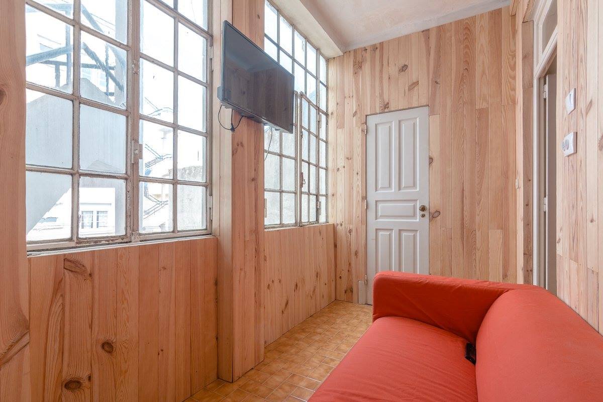 Bright Single Room 4 with Natural Light — photo 10