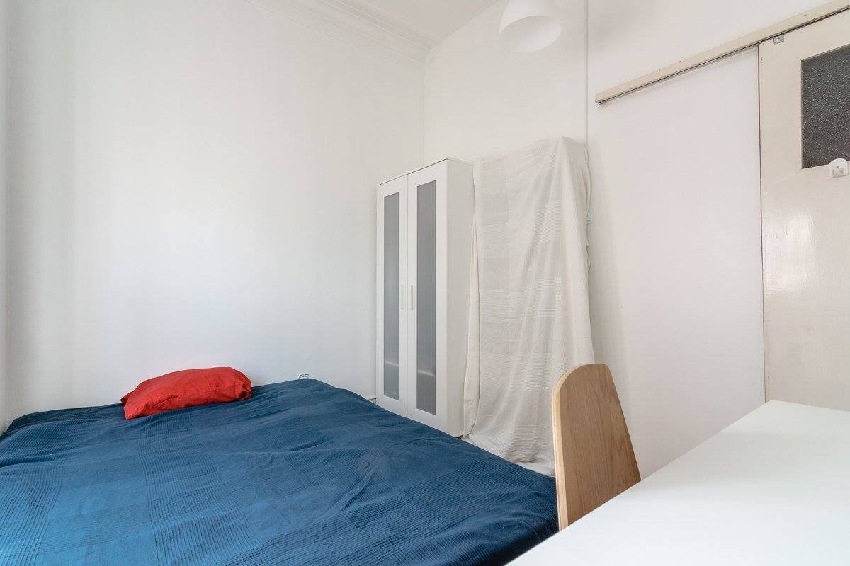 Bright Single Room 4 with Natural Light — photo 25