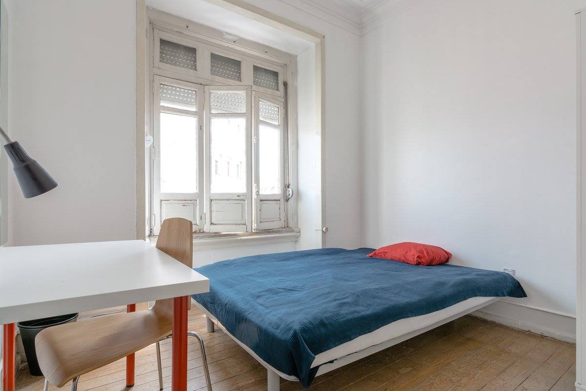 Bright Single Room 4 with Natural Light — photo 27