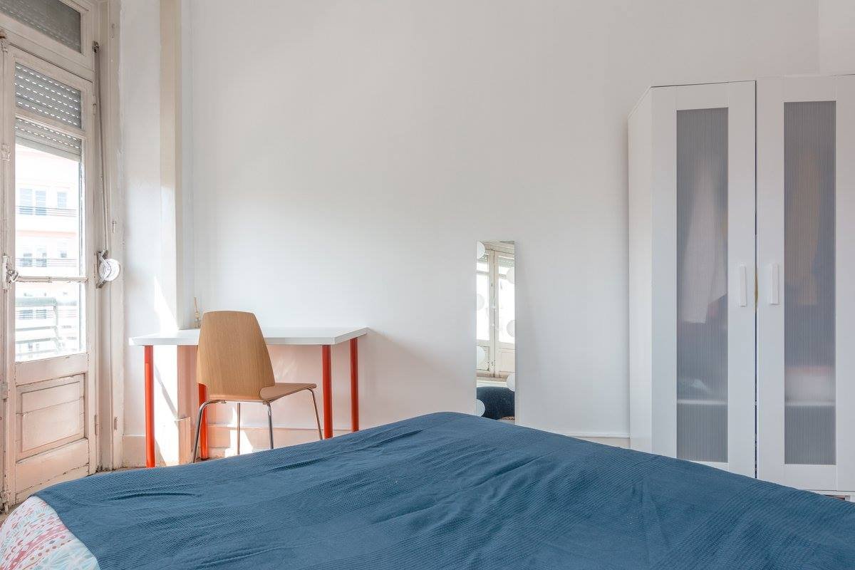 Bright Single Room 4 with Natural Light — photo 23