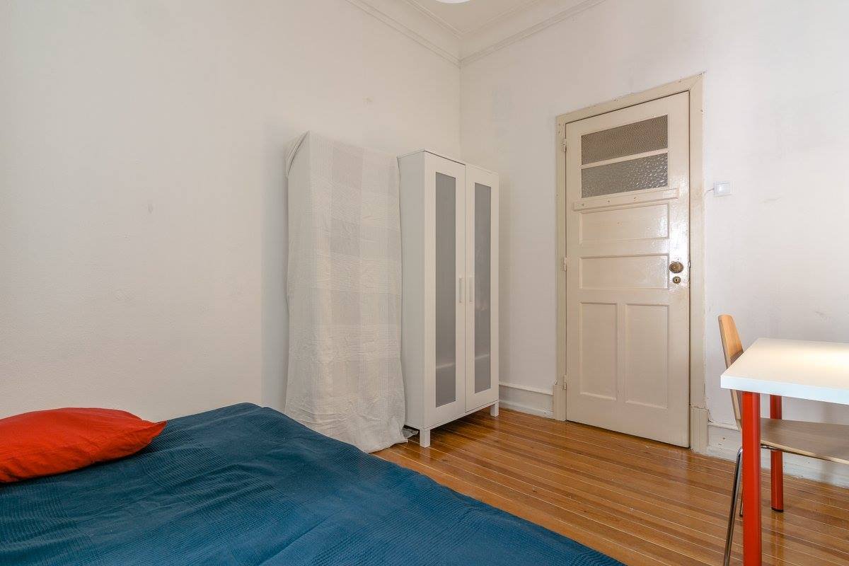 Lovely & Sunny Room 7 in Alto do Pina — Flat M, Alto do Pina