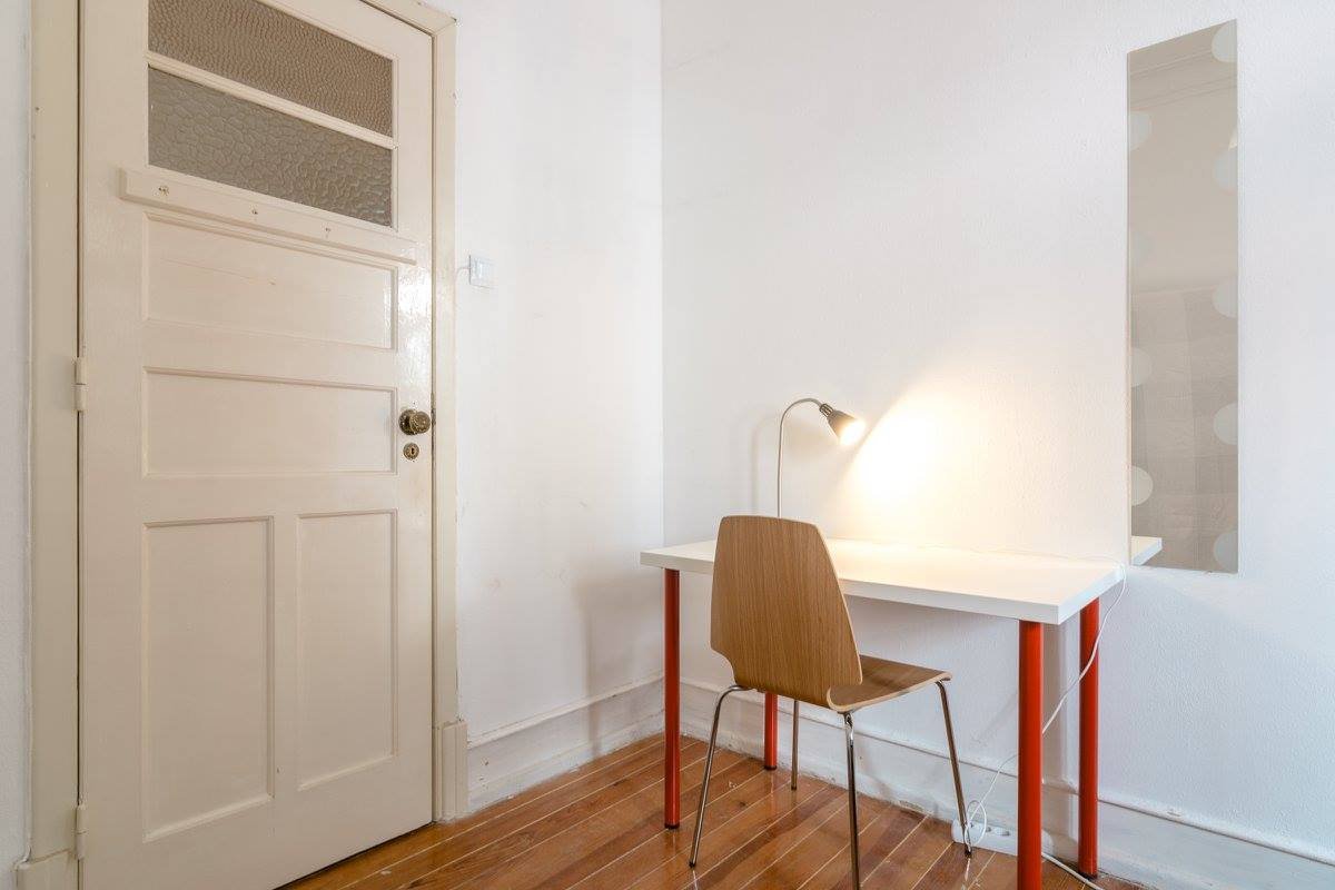 Bright Single Room 4 with Natural Light — photo 37