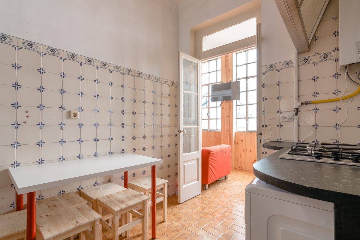 Bright Single Room 4 with Natural Light — photo 6