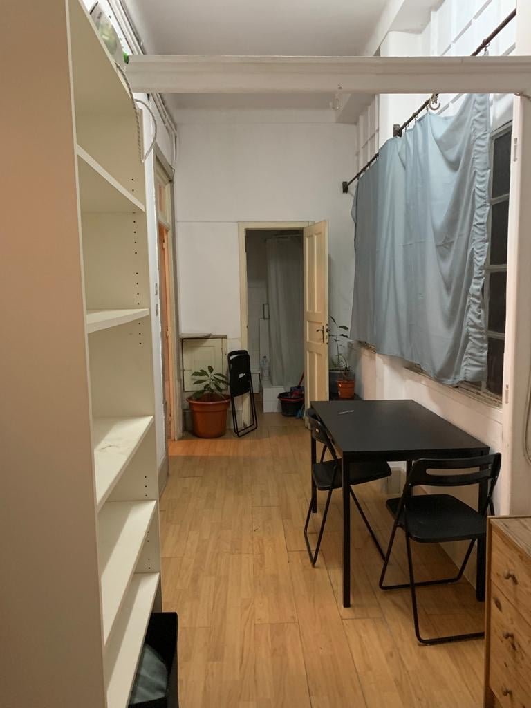 Modern Double Room 6 with Natural Light — photo 14