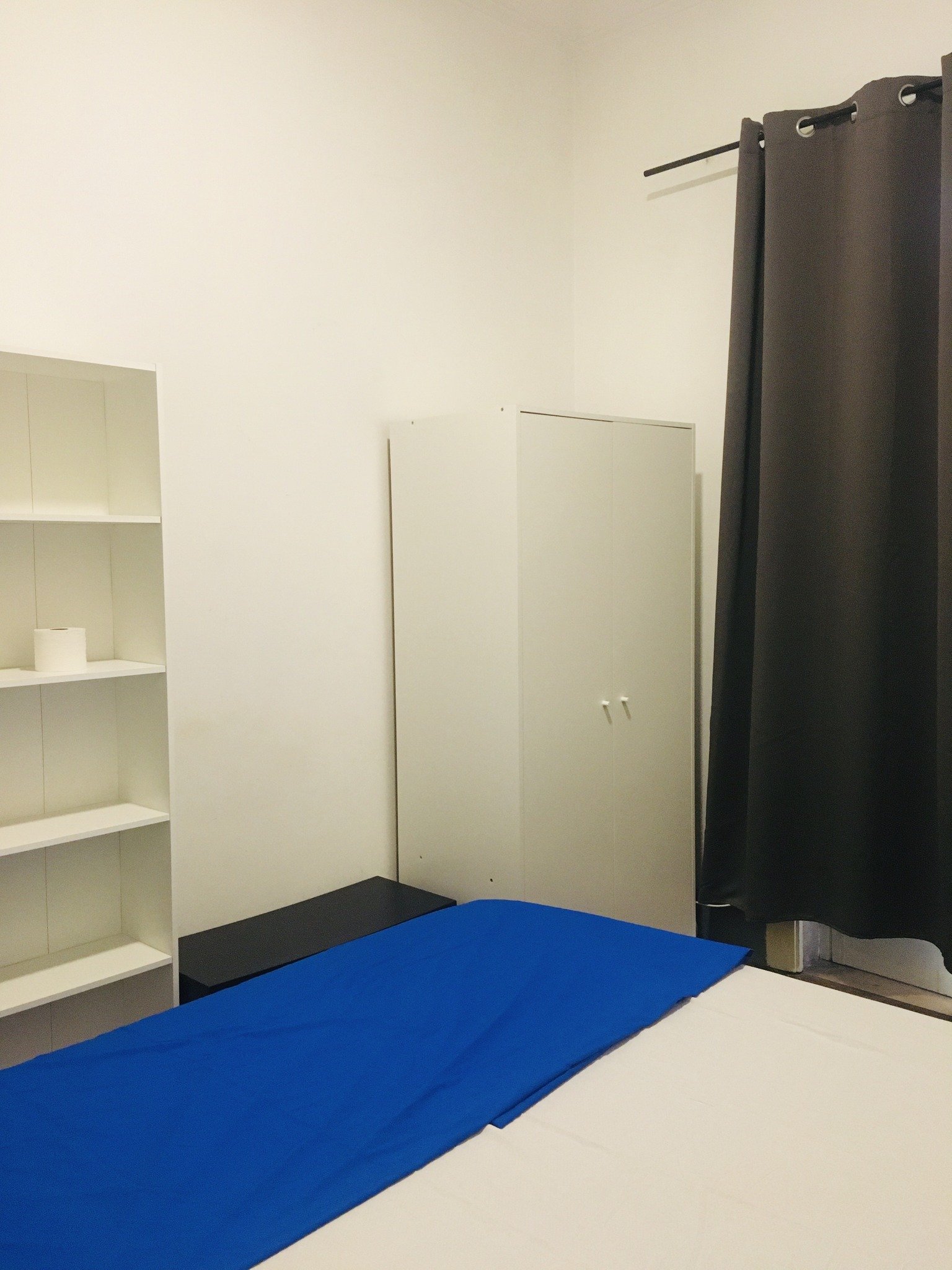 Modern Double Room 6 with Natural Light — photo 4
