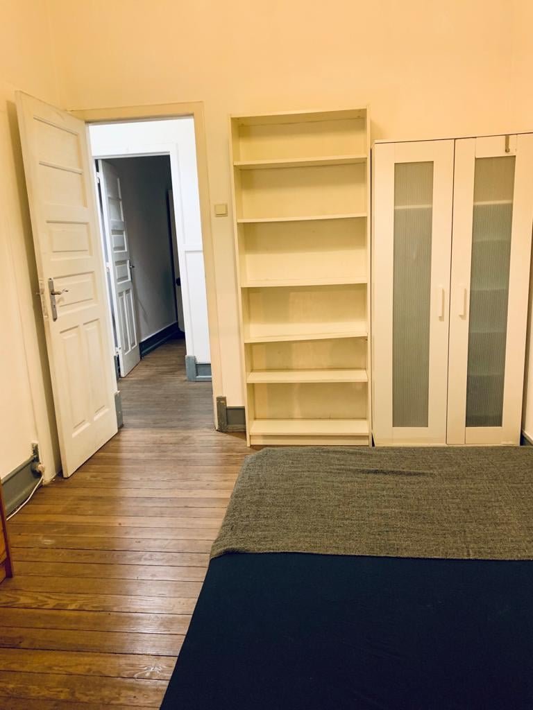 Modern Double Room 6 with Natural Light — photo 23
