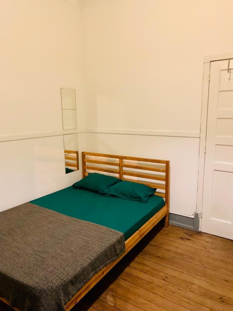 Modern Double Room 6 with Natural Light — photo 27