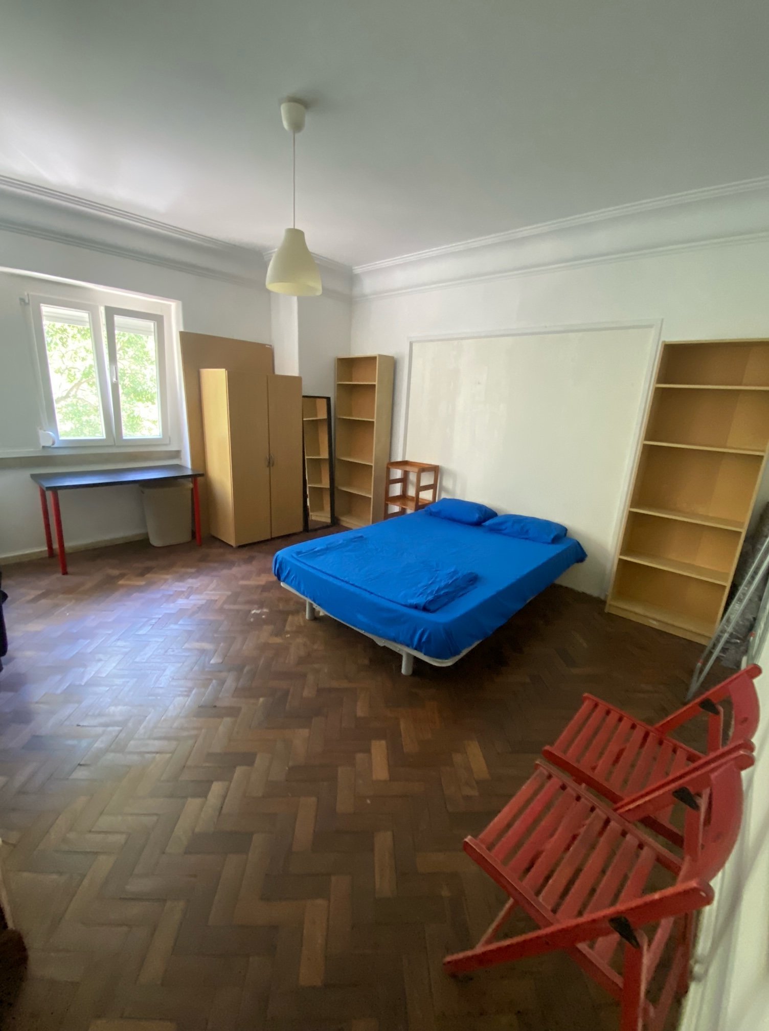 Spacious Light-filled Double-Bed Room 3 in Arroios — Flat I, Anjos