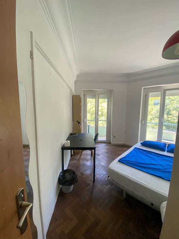 Spacious Light-filled Double-Bed Room 3 in Arroios — photo 34