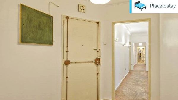 Spacious Light-filled Double-Bed Room 3 in Arroios — photo 20