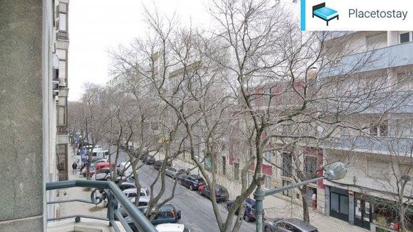 Spacious Light-filled Double-Bed Room 3 in Arroios — photo 25