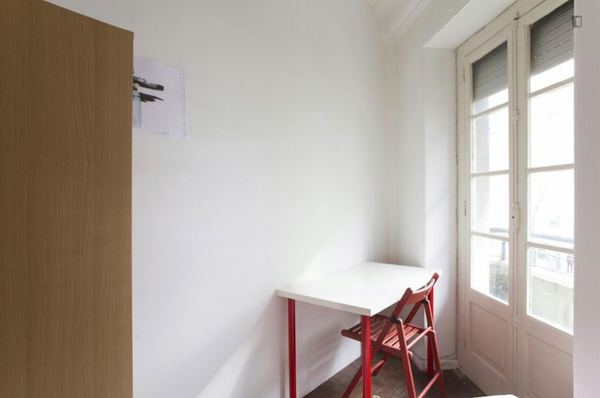 Spacious Light-filled Double-Bed Room 3 in Arroios — photo 27