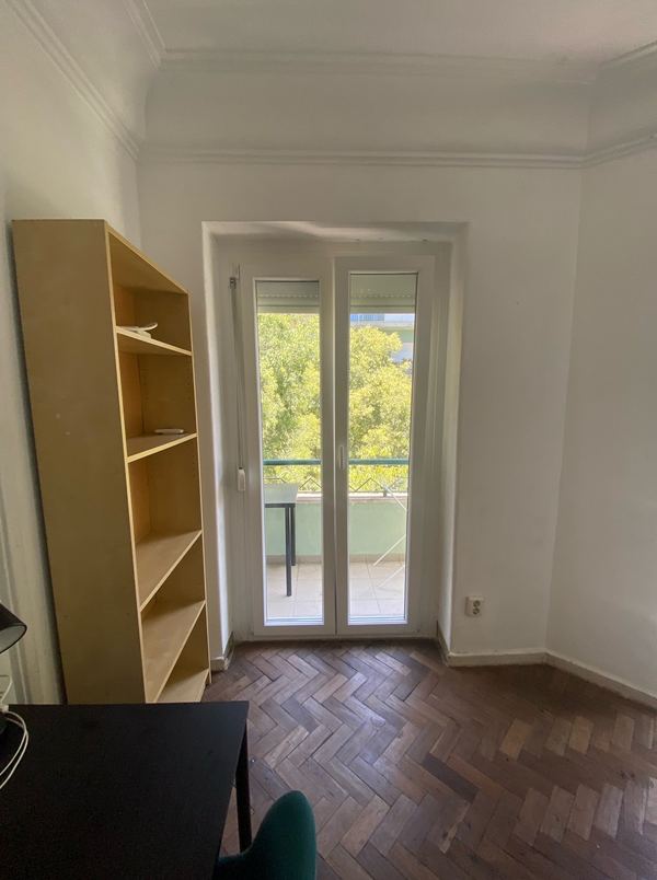 Spacious Light-filled Double-Bed Room 3 in Arroios — photo 35