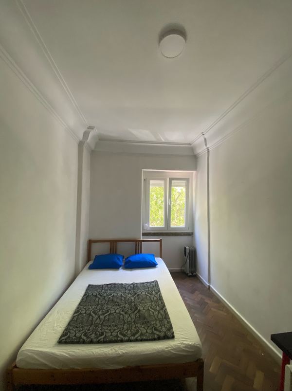 Spacious Light-filled Double-Bed Room 3 in Arroios — photo 41