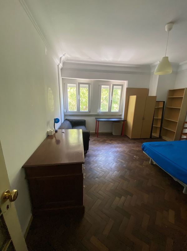 Spacious Light-filled Double-Bed Room 3 in Arroios — photo 7