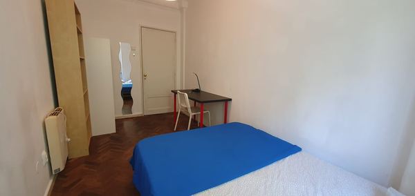 Spacious Light-filled Double-Bed Room 3 in Arroios — photo 49