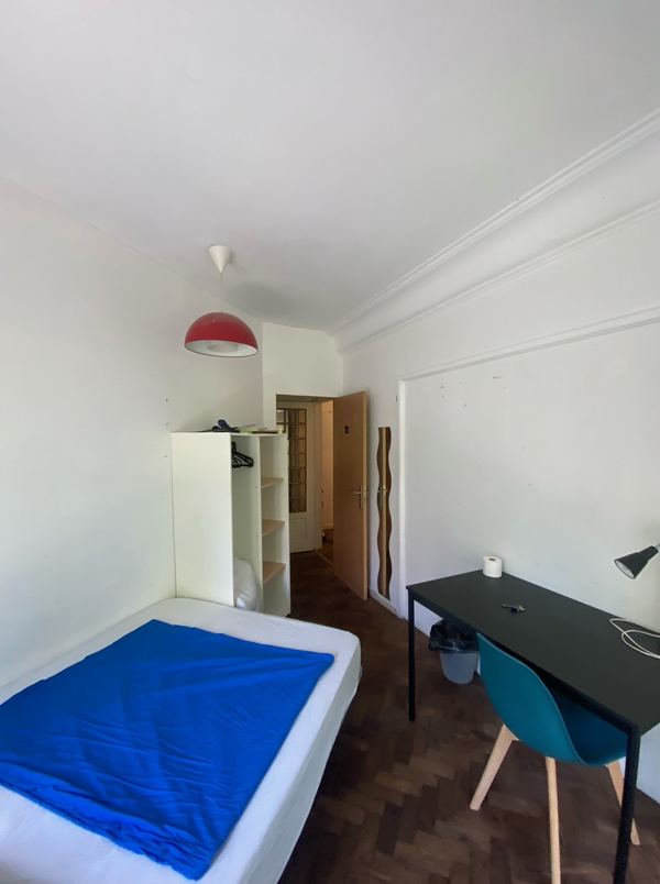 Spacious Light-filled Double-Bed Room 3 in Arroios — photo 37