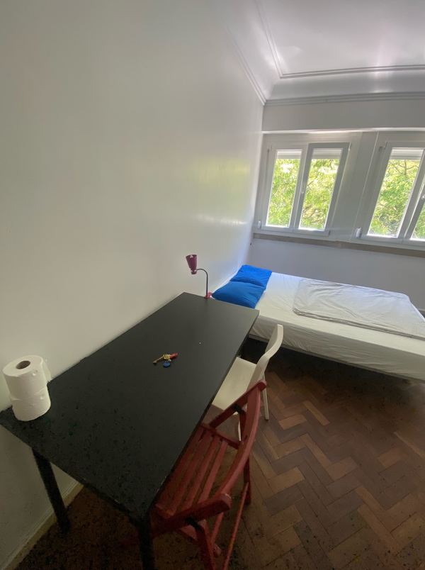 Spacious Light-filled Double-Bed Room 3 in Arroios — photo 56