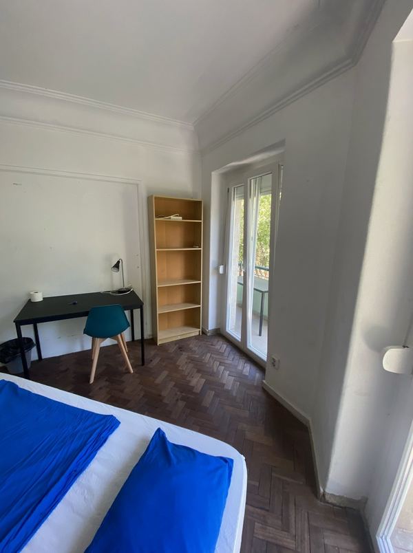 Spacious Light-filled Double-Bed Room 3 in Arroios — photo 40