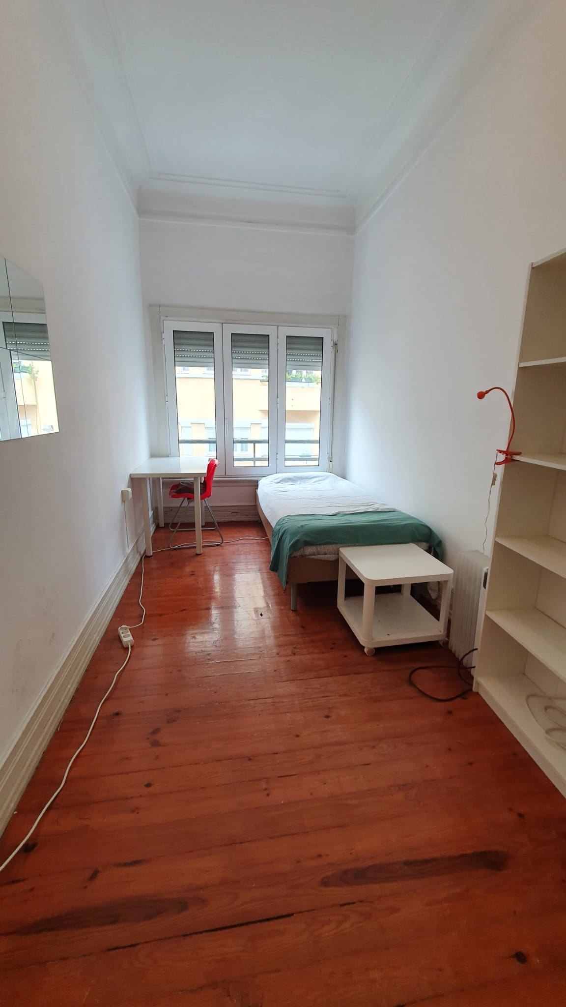 Modern twin-Bed Room 5 with Natural light — photo 17