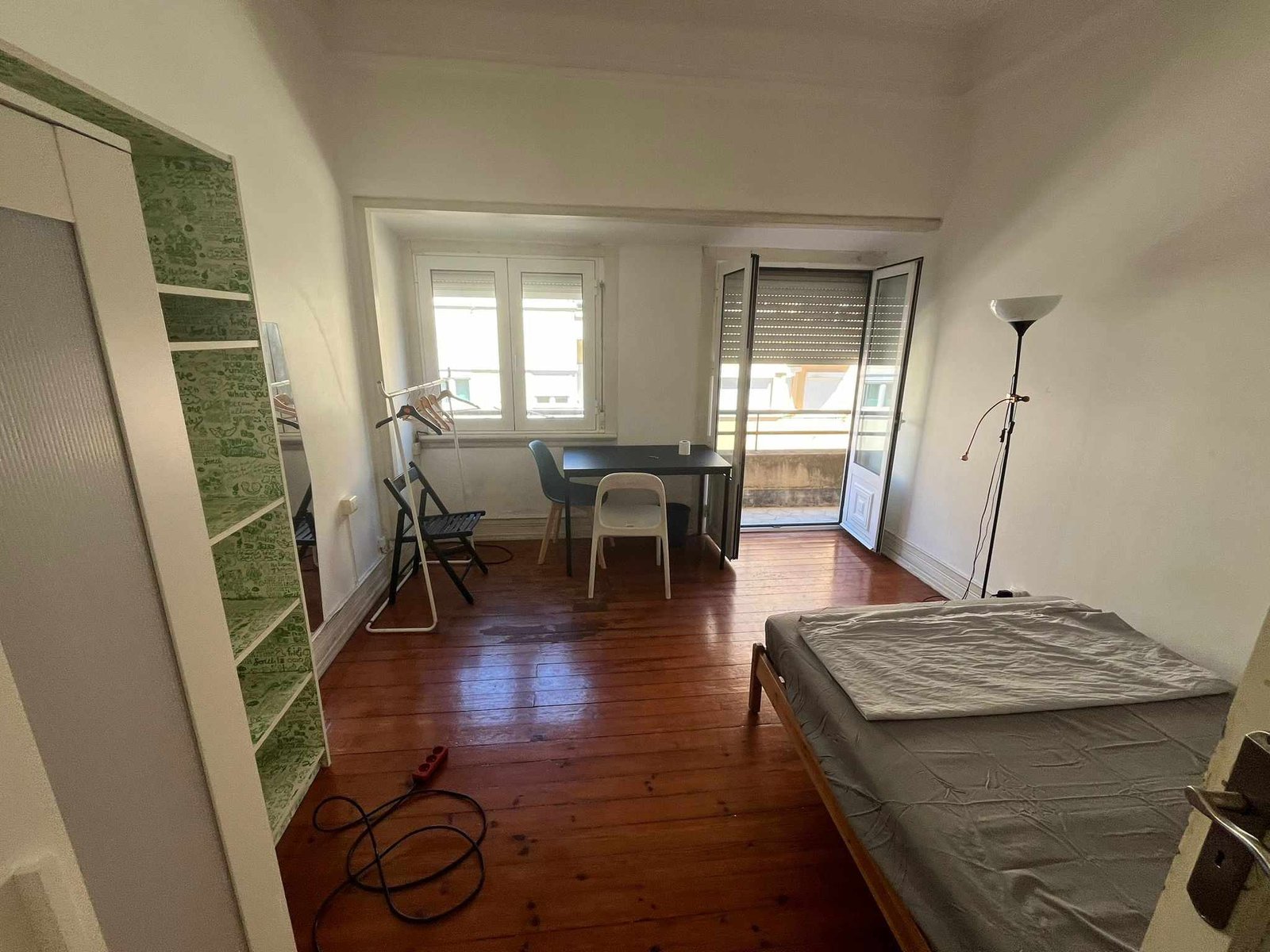 Modern twin-Bed Room 5 with Natural light — photo 19