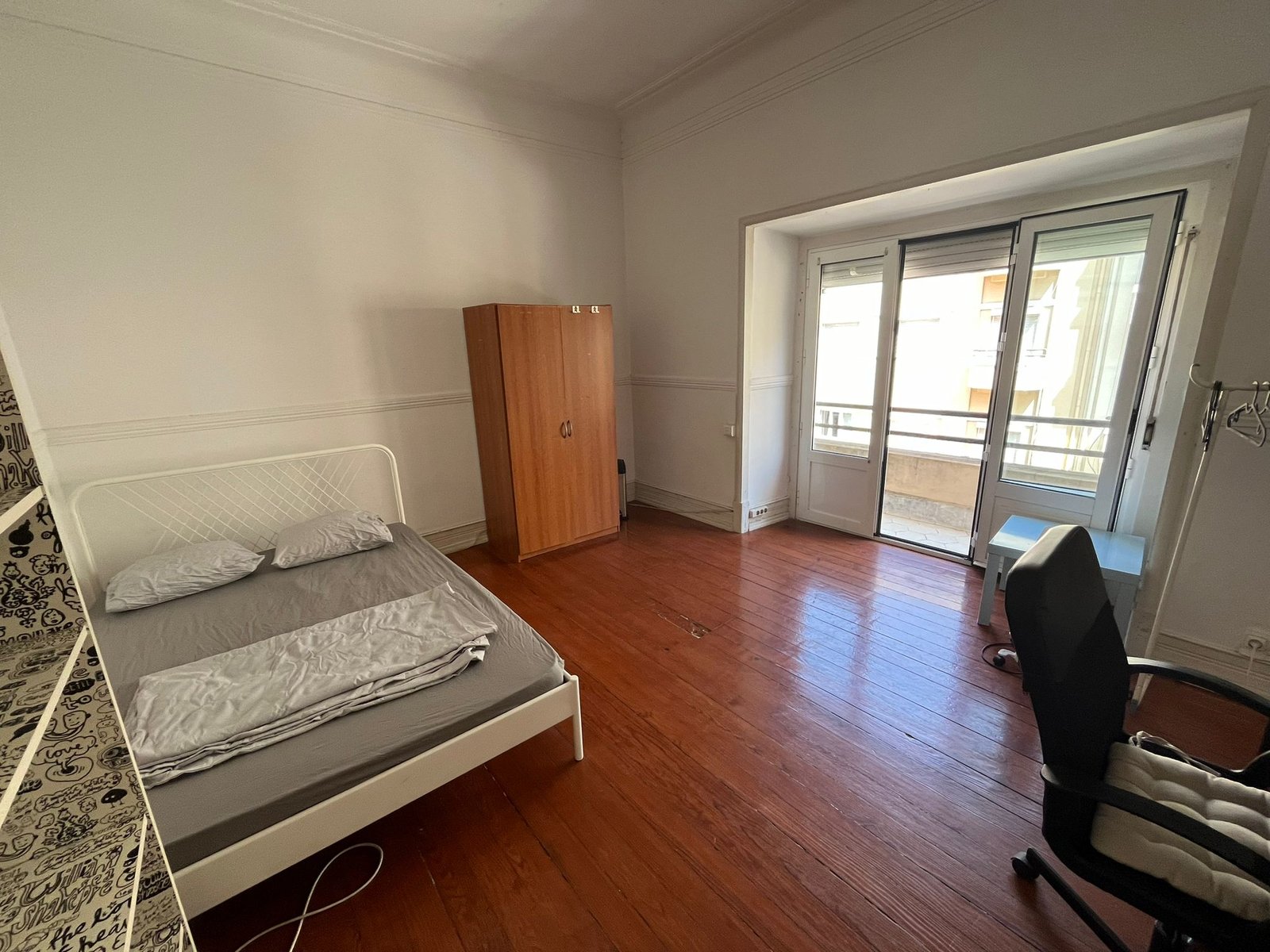 Modern twin-Bed Room 5 with Natural light — photo 31
