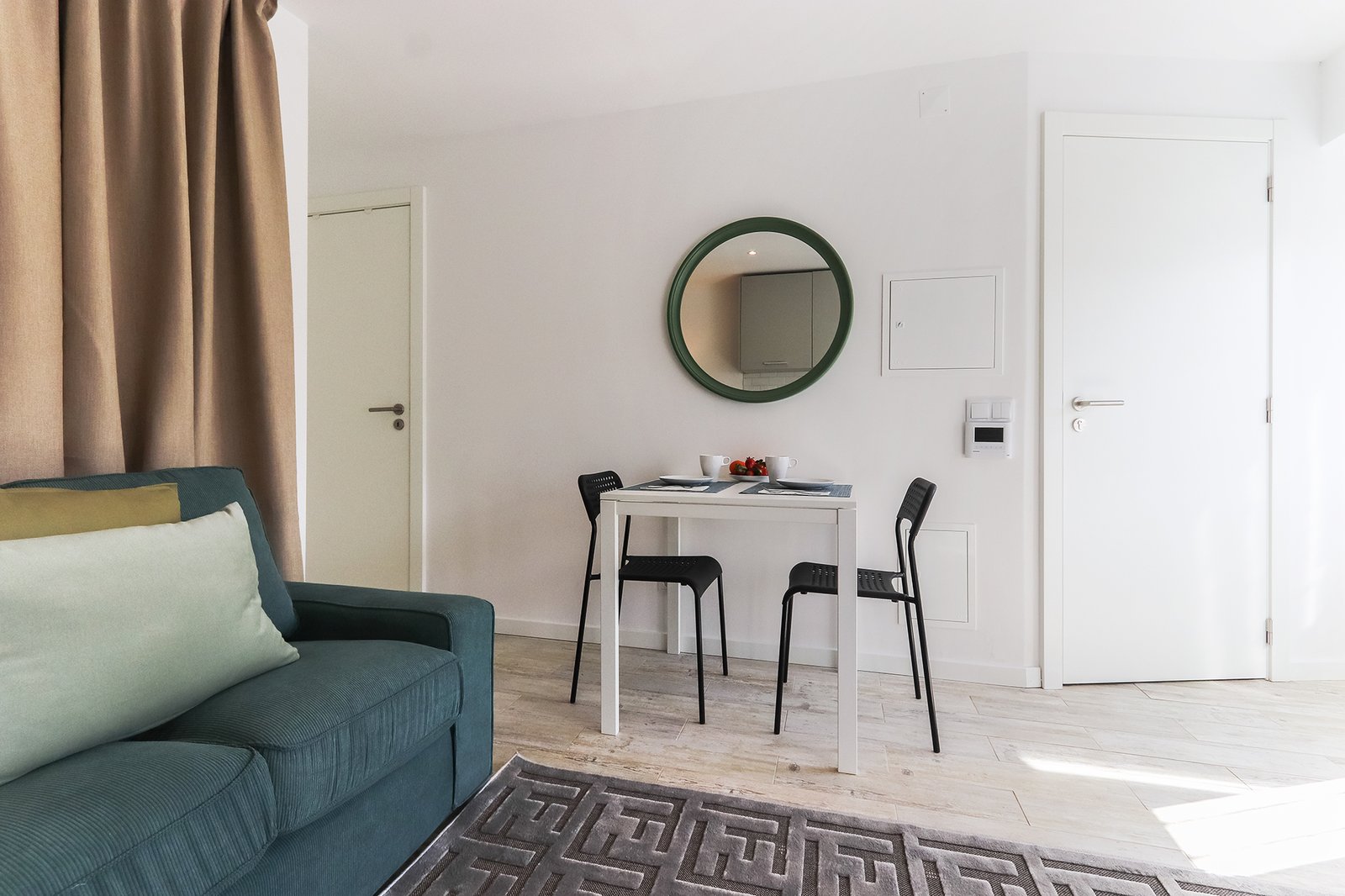 Studio Bedroom — photo 8