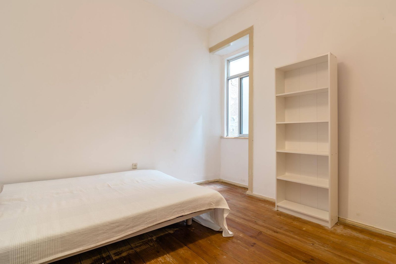 Light-Filled Double Room 4 with Furnishing