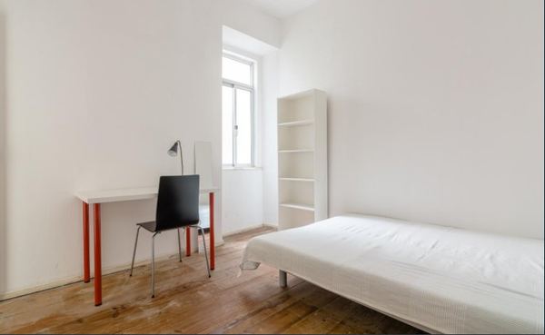 Bright Double Room 6 with Comfort & Style — photo 2