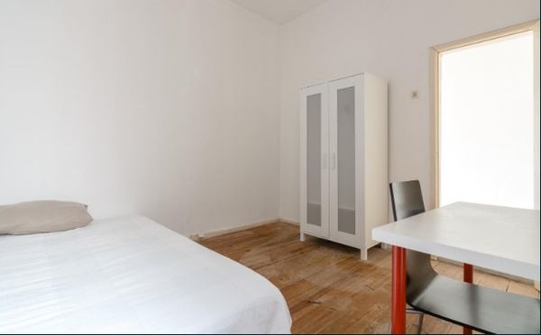 Bright Double Room 6 with Comfort & Style — photo 3