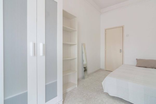 Bright Double Room 6 with Comfort & Style — photo 15