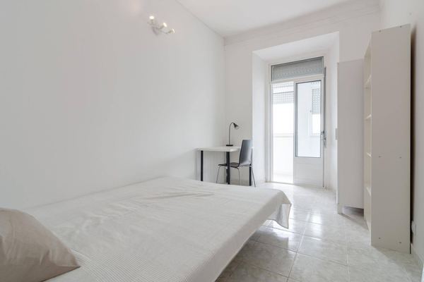 Bright Double Room 6 with Comfort & Style — photo 16