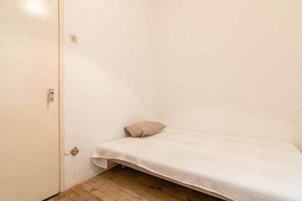 Bright Double Room 6 with Comfort & Style — photo 19
