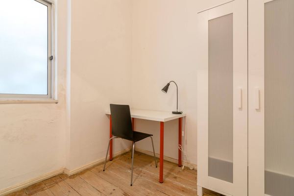 Bright Double Room 6 with Comfort & Style — photo 21