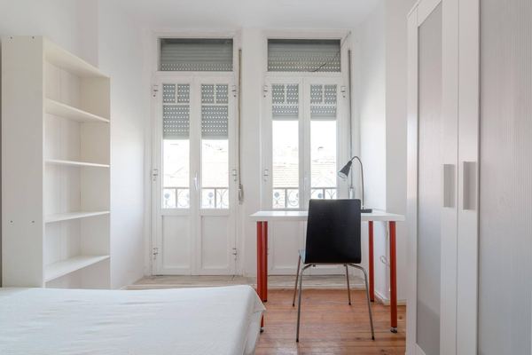 Bright Double Room 6 with Comfort & Style — photo 25