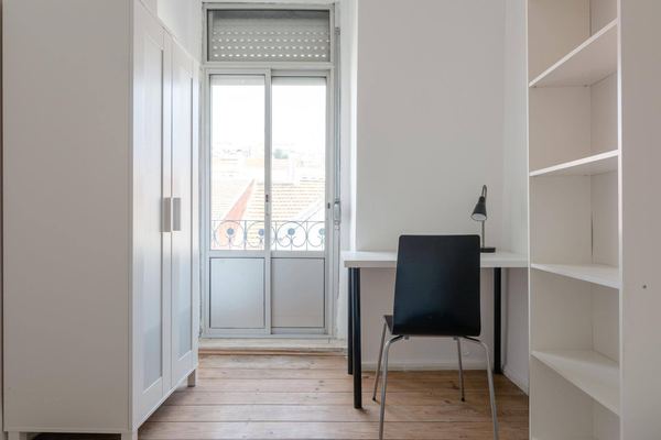 Bright Double Room 6 with Comfort & Style — photo 32