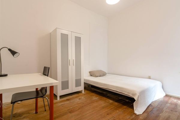 Bright Double Room 6 with Comfort & Style — photo 35