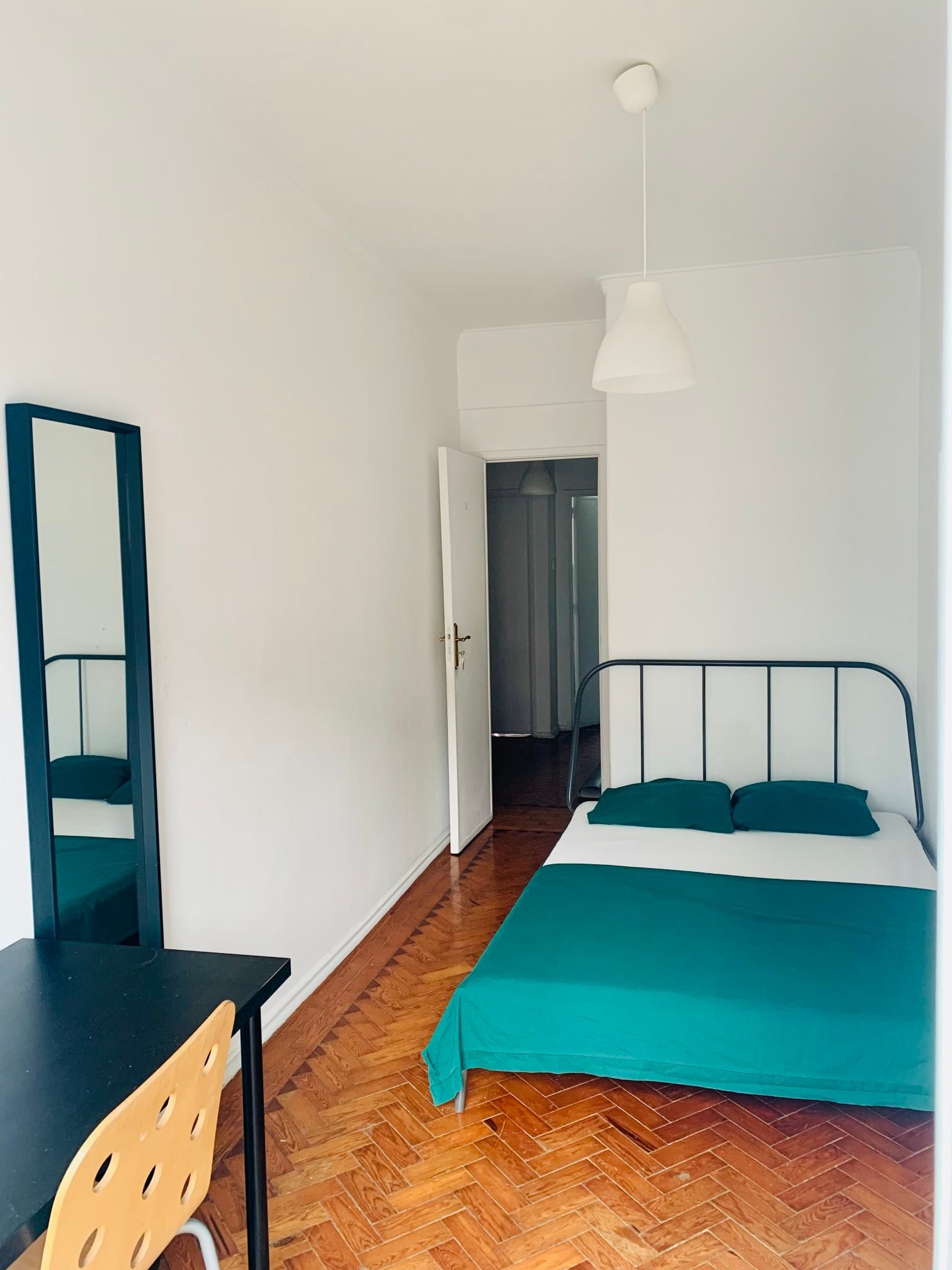 Flat U apartment building — São Domingos de Benfica, Lisbon