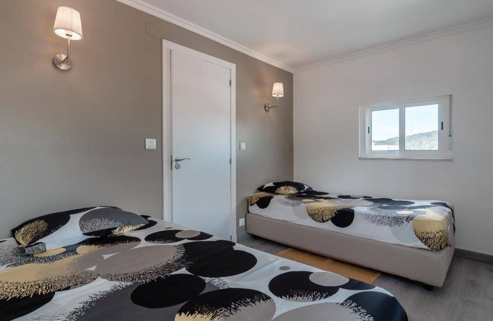 Twin-Bed Room(1) Student Apartment in Lisbon — Campolide 2, Campolide