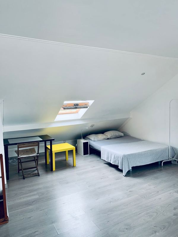 Room 2 - Bright Double Room with Natural Light — photo 13