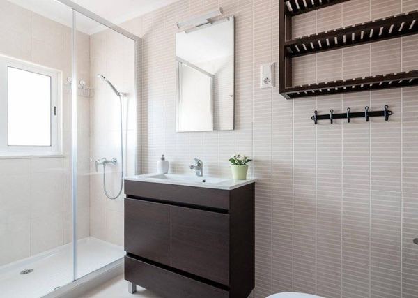 Room 2 - Bright Double Room with Natural Light — photo 9