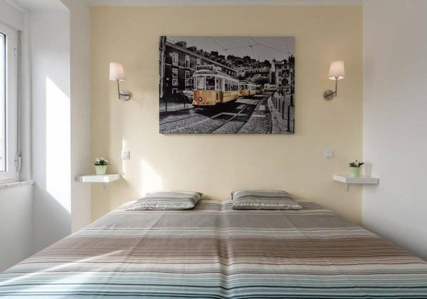 Room 2 - Bright Double Room with Natural Light — photo 3